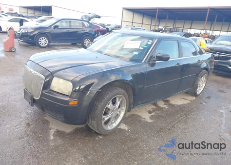 2005 Chrysler 300 z USA, uszkodzony, nr VIN 2C3JA43R45H171182